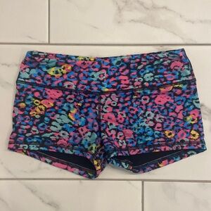 Fleo 2.5 inch, Medium, double lined, great condition, multicolor leopard